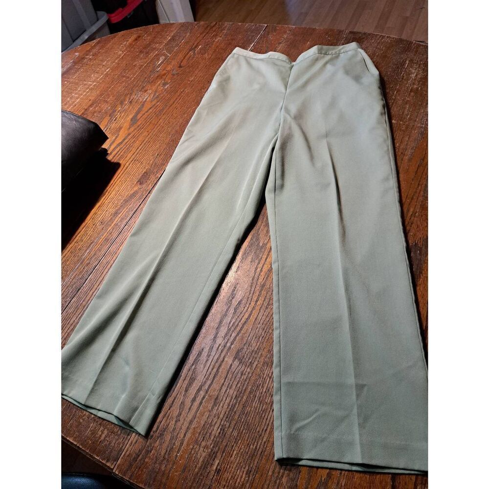 Size 10 Alfred Dunner Green Rear Elastic Waist Pull On Pants with Pockets